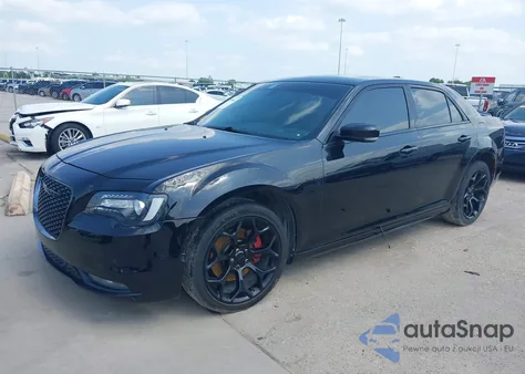 2016 Chrysler 300 z USA, uszkodzony, nr VIN 2C3CCABT5GH116743